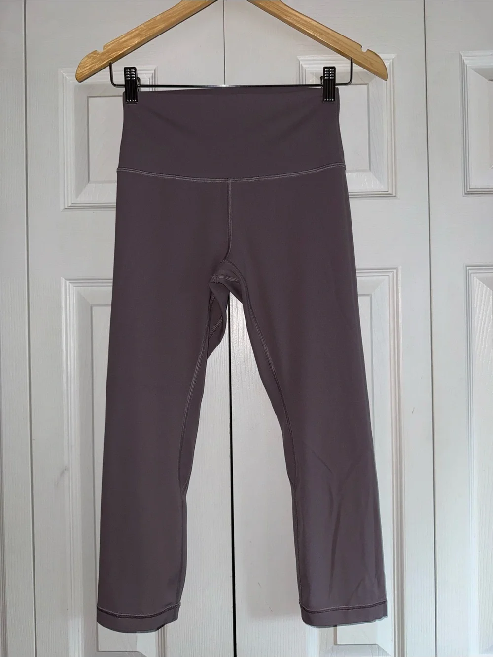 Lululemon crop leggings size 6/L21/1/2